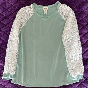 BiBi Women's Pastel Green Top with Lace Sleeves